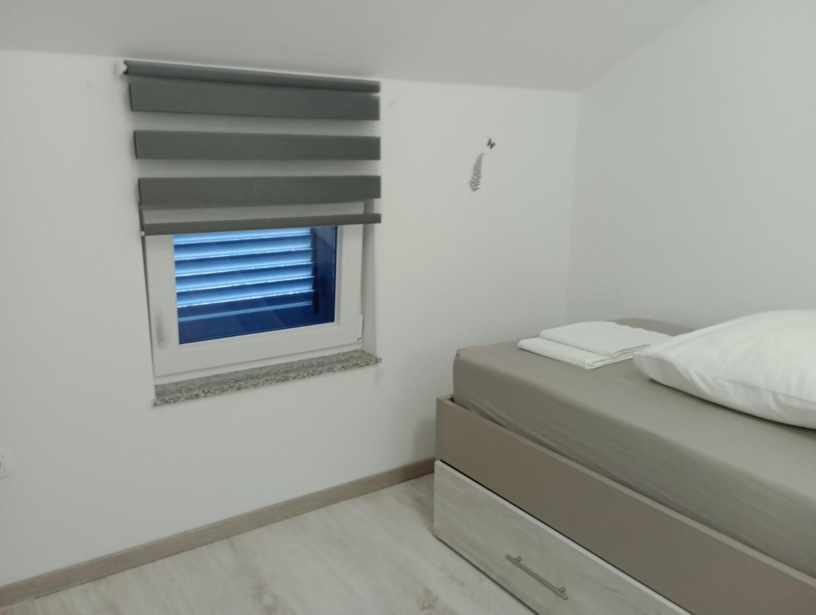 Apartment Olive Jovici  Exteriör bild