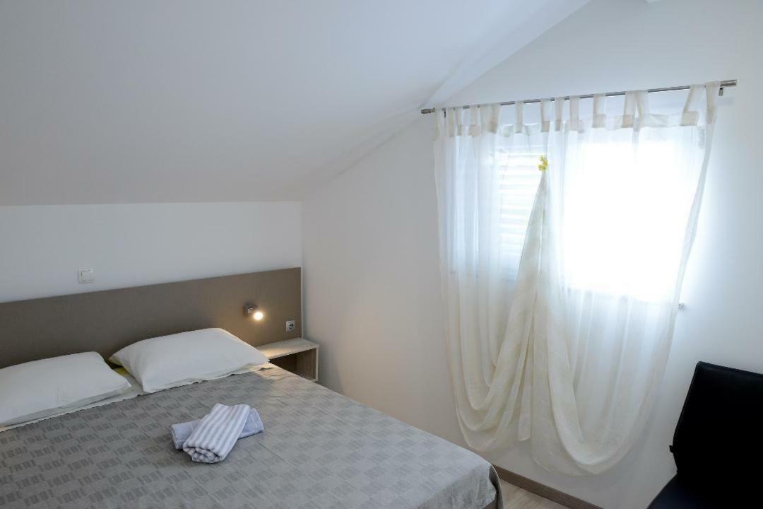 Apartment Olive Jovici  Exteriör bild