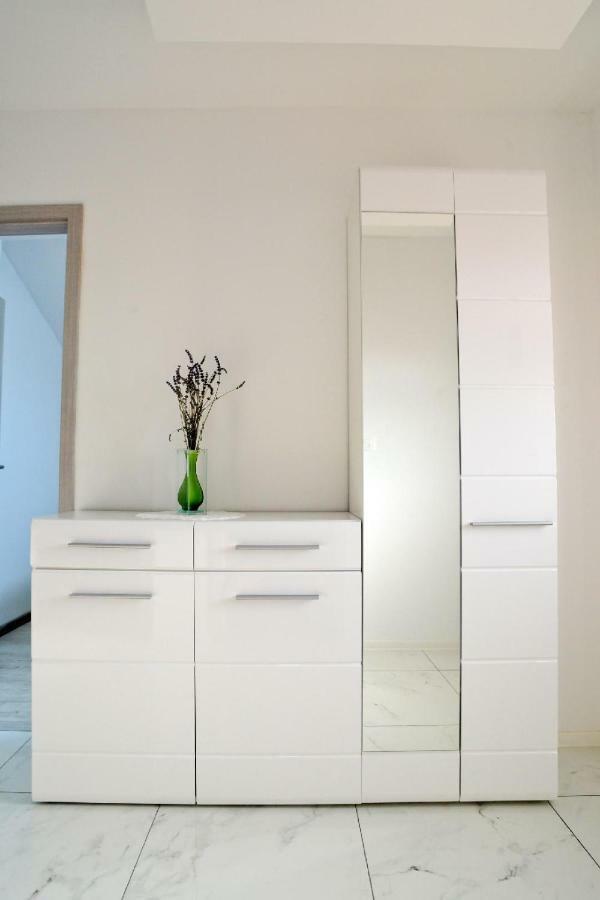 Apartment Olive Jovici  Exteriör bild